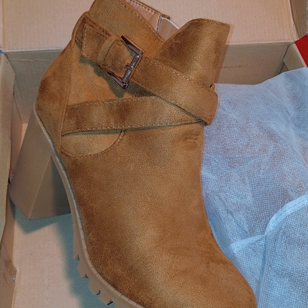 Women's Tan Ankle Boots